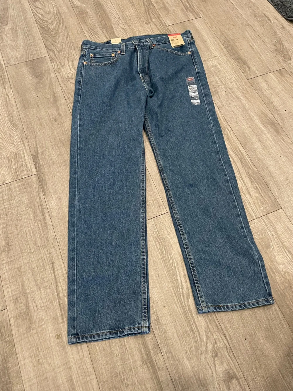 Levi’s 505 classic 100% Cotton Medium wash regular fit Straight leg denim jeans